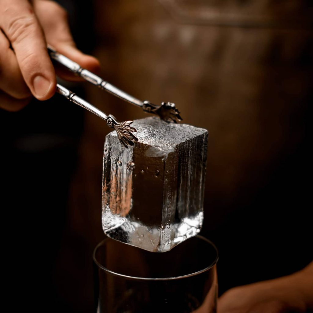 Conoscete il nostro ICE3 OLD FASHIONED? È un cubo di ghiaccio